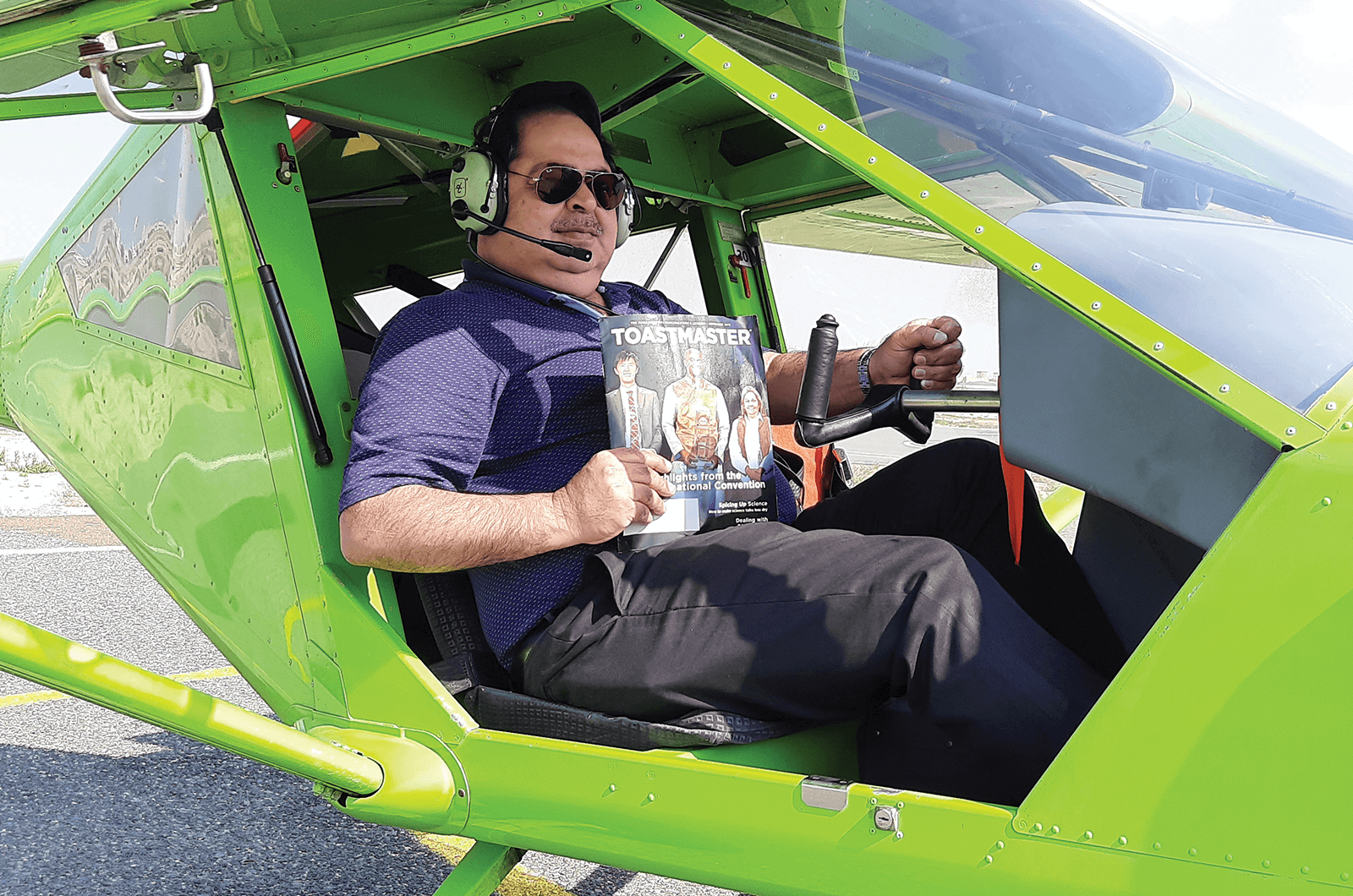 Deepak Tekchandani of Mumbai, Maharashtra, India, is ready to take flight with his magazine to Ras al Khaimah, United Arab Emirates.